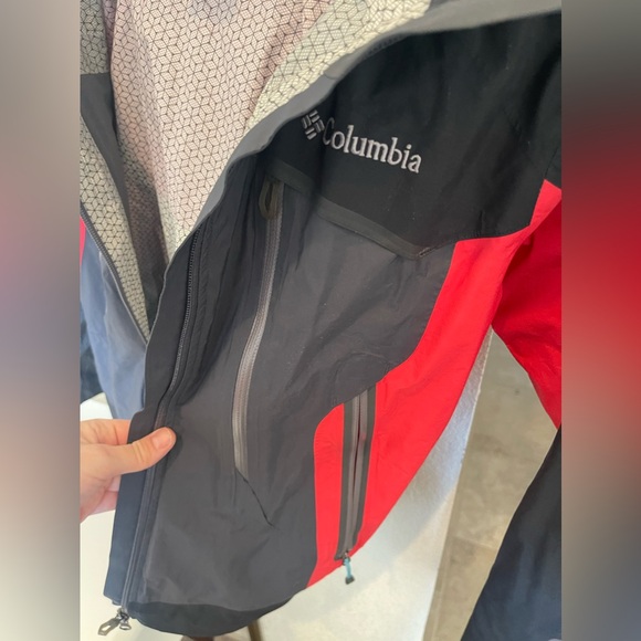 Columbia Woman's Rain Jacket- M - Picture 3 of 4
